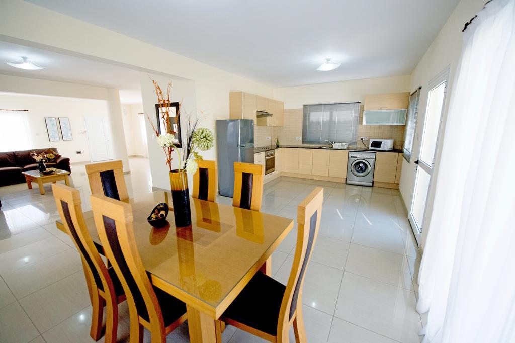 Hara Nissi Beach Villas Agia Napa Buitenkant foto